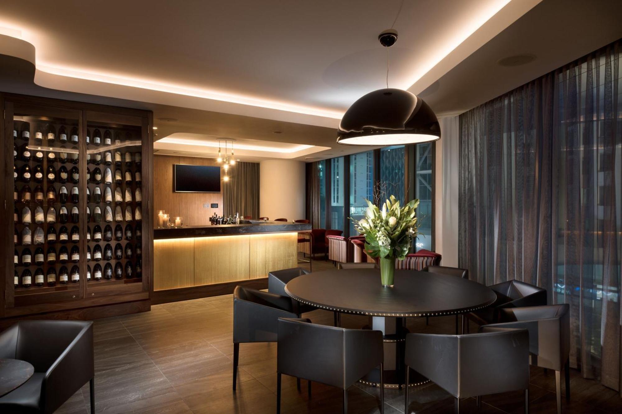 מלון The Westin בריסביין מראה חיצוני תמונה The private dining room at the 2012 London Hilton on Park Street